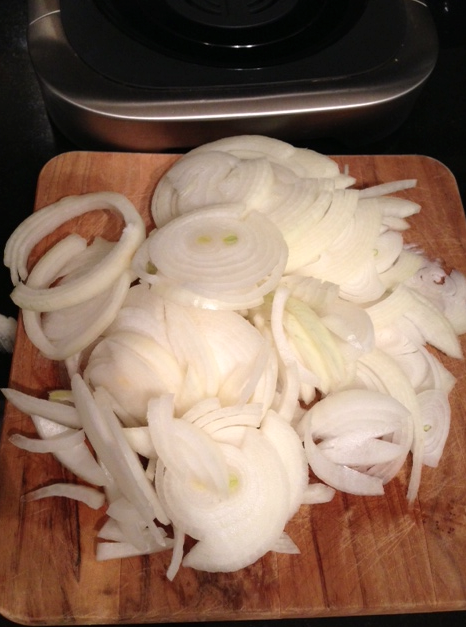 If there is one thing that I could have at the snap of a finger, it would be to have instant sliced onions. Slicing onions make me cry.